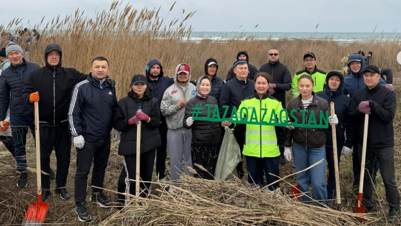 11 сәуір күні «Қазақтеңізкөлікфлоты» ҰТКҚК» ЖШС қызметкерлері «Таза Қазақстан» тұжырымдамасы аясындағы экологиялық акцияға қатысып, экологиялық бастамаларды қолдау бойынша жүйелі жұмысты жалғастырды.