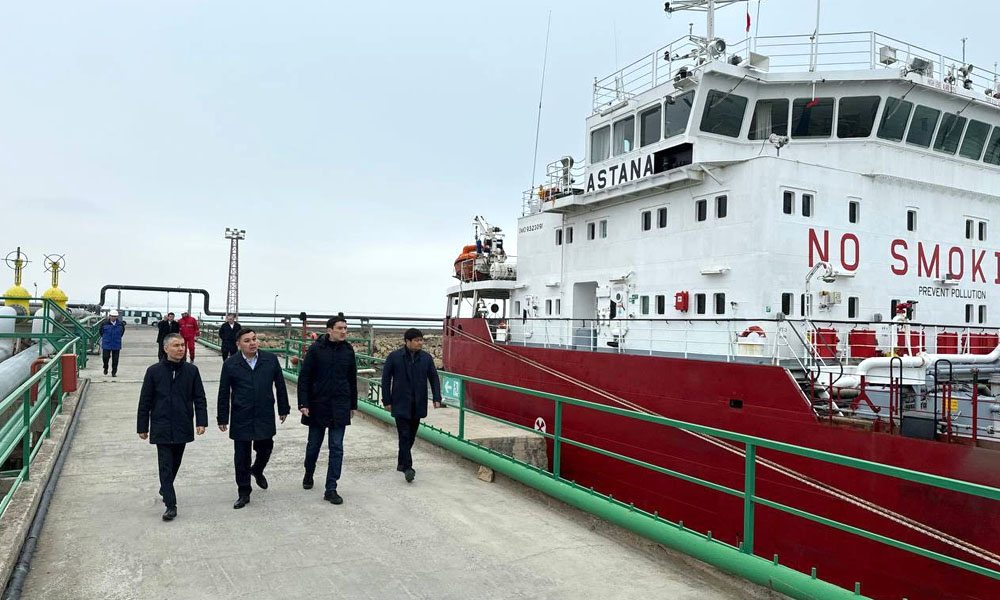 «ҚазМұнайГаз» ҰК АҚ (ҚМГ) Басқарма Төрағасы Мағзұм Мырзағалиев Баку қаласына сапары барысында Қазақстан мұнайын тасымалдауға жұмылдырылған «BP Sangachal» және «Azertrans» терминалдарының жұмысымен танысты