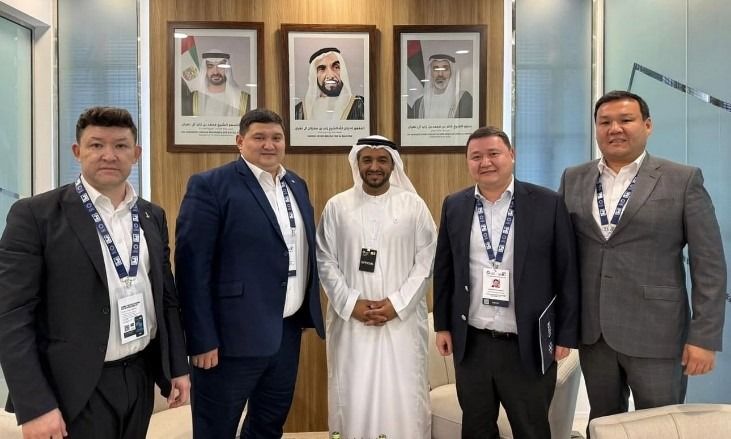Абу-Дабиде өтіп жатқан ADIPEC 2025 халықаралық мұнай-газ көрмесі аясында «Қазақтеңізкөлікфлоты» ҰТКҚК» ЖШС және «Caspian Integrated Maritime Solutions» (CIMS) комапнияларының басшылығы AD Ports Group теңіз кластерінің жетекшісі Аммар әл-Шайбамен кездесті.