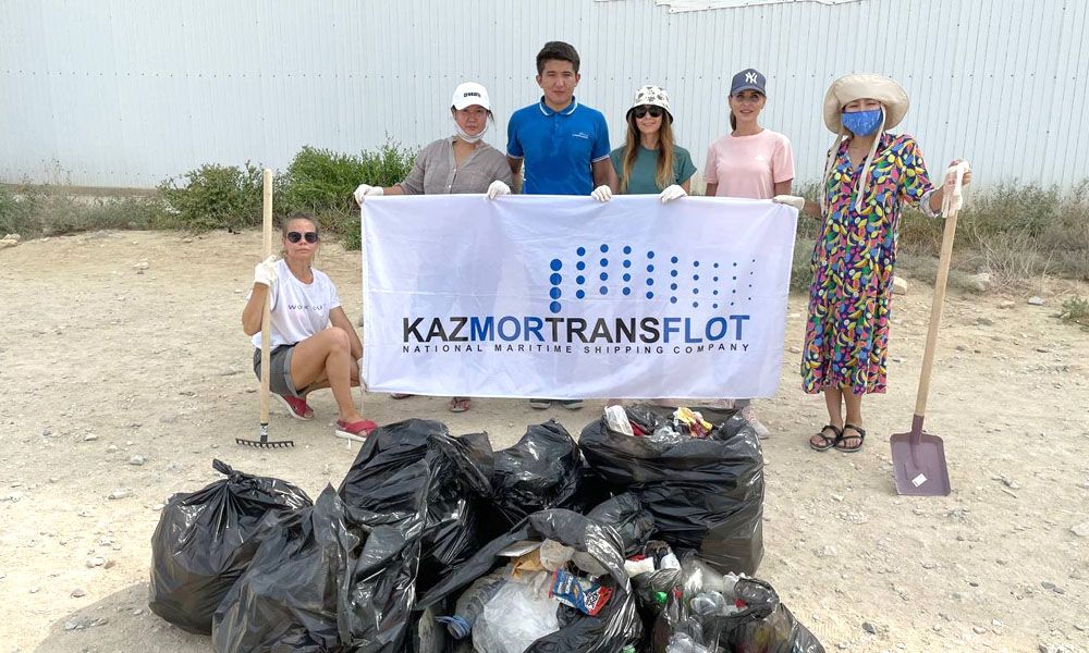 «Қазақтеңізкөлікфлоты» ҰТКҚК қызметкерлері Каспий күніне орай акция өткізді