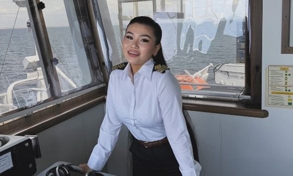 Теңіз және өзен көлігі қызметкерлерінің күні құтты болсын!